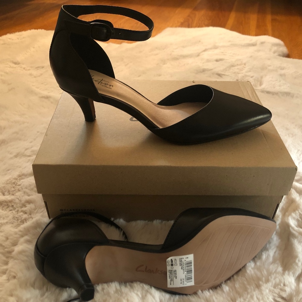 Clarks Linvale Edyth Black Leather Kitten Heels